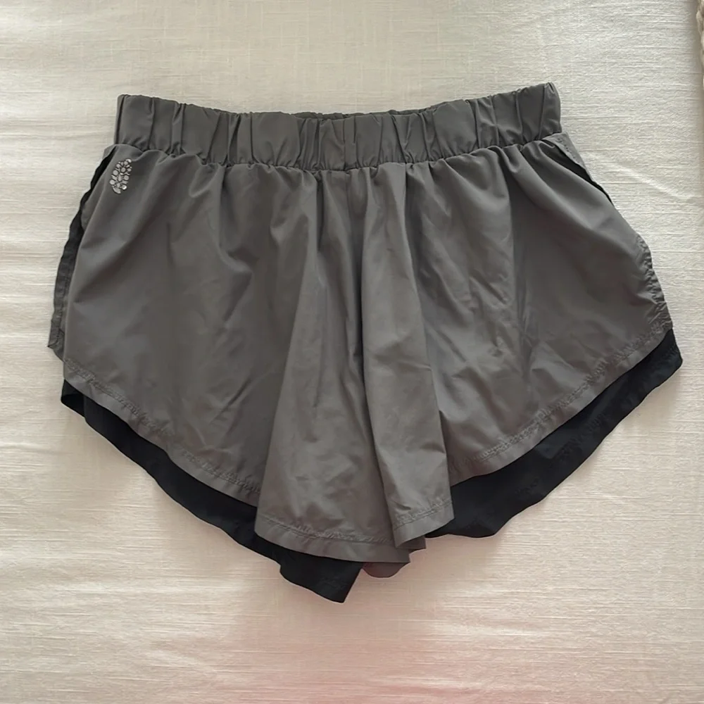 Free People Movement Run for It short, grey&black, size S - Picture 2 of 4